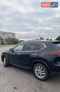 Внедорожник / Кроссовер Nissan Rogue 2018 в 