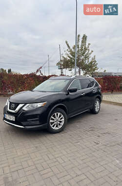 Внедорожник / Кроссовер Nissan Rogue 2018 в 