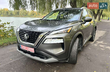Внедорожник / Кроссовер Nissan Rogue 2021 в 
