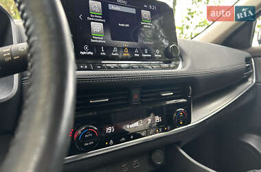 Внедорожник / Кроссовер Nissan Rogue 2021 в 