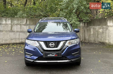 Внедорожник / Кроссовер Nissan Rogue 2017 в Киеве