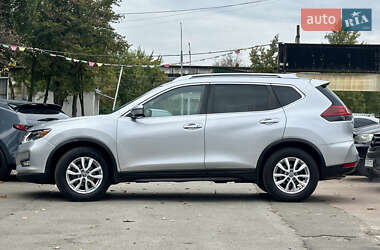 Внедорожник / Кроссовер Nissan Rogue 2018 в 
