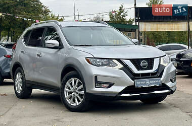 Внедорожник / Кроссовер Nissan Rogue 2018 в 