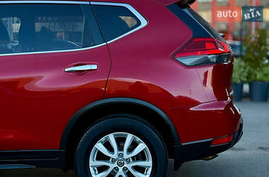 Внедорожник / Кроссовер Nissan Rogue 2016 в 