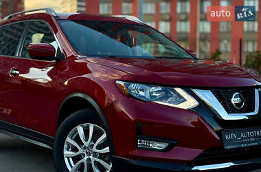 Внедорожник / Кроссовер Nissan Rogue 2016 в 