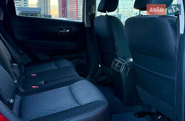 Внедорожник / Кроссовер Nissan Rogue 2016 в 