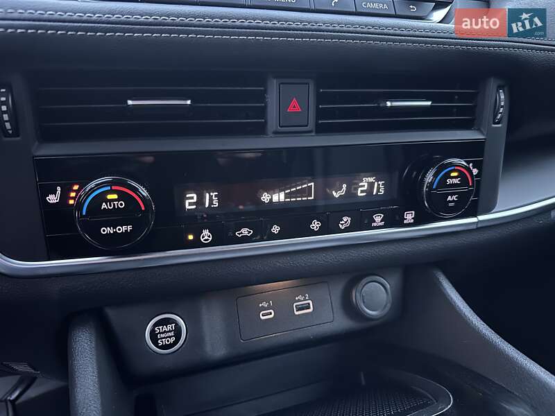 Внедорожник / Кроссовер Nissan Rogue 2021 в Днепре