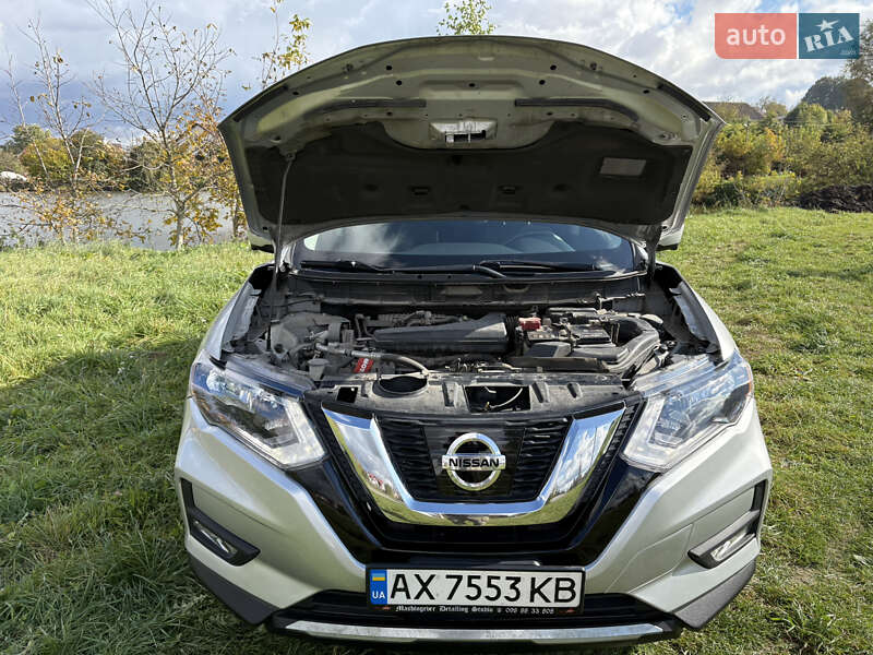 Внедорожник / Кроссовер Nissan Rogue 2017 в Дублянах