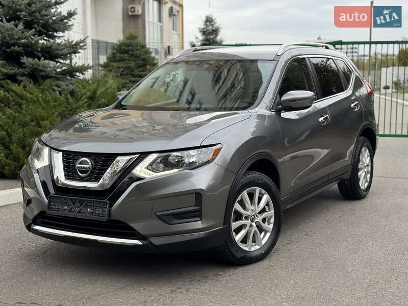 Внедорожник / Кроссовер Nissan Rogue 2018 в 