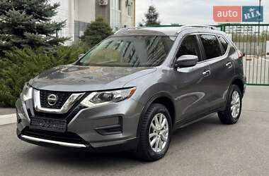 Позашляховик / Кросовер Nissan Rogue 2018 в 