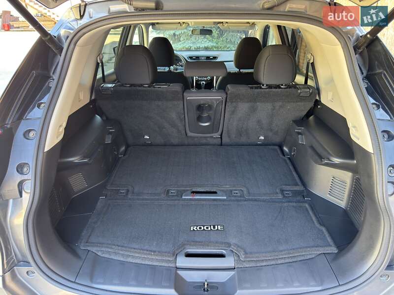 Позашляховик / Кросовер Nissan Rogue 2018 в Харкові