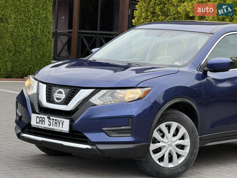 Внедорожник / Кроссовер Nissan Rogue 2017 в Стрые