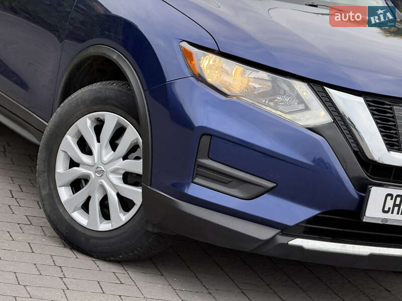 Внедорожник / Кроссовер Nissan Rogue 2017 в Стрые