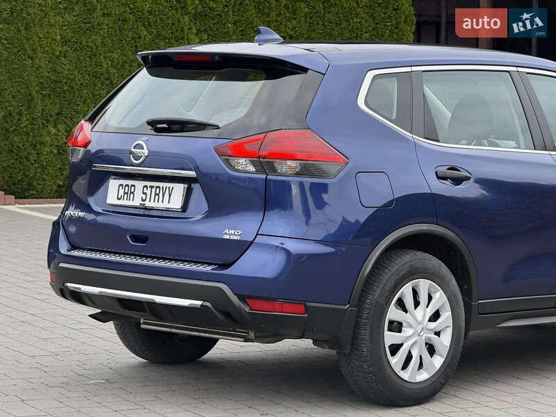Внедорожник / Кроссовер Nissan Rogue 2017 в Стрые