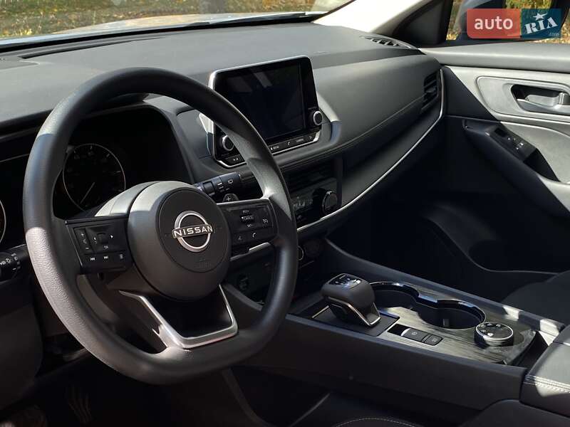 Внедорожник / Кроссовер Nissan Rogue 2024 в Киеве