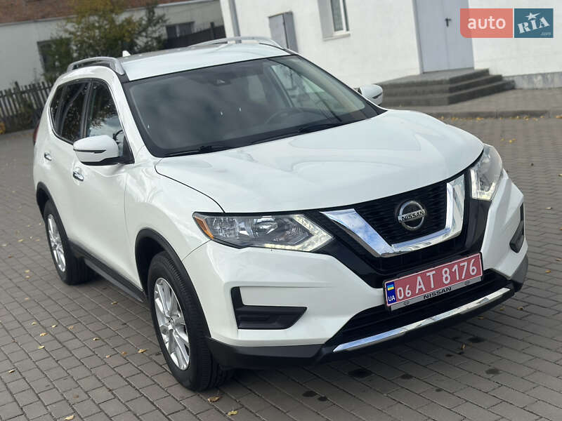 Внедорожник / Кроссовер Nissan Rogue 2019 в Житомире