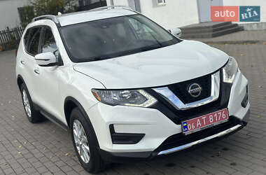 Внедорожник / Кроссовер Nissan Rogue 2019 в 