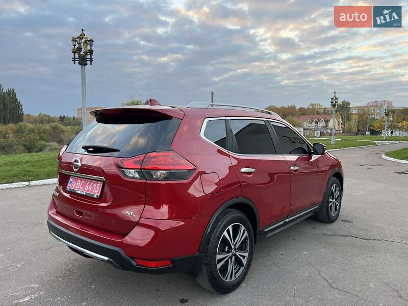 Внедорожник / Кроссовер Nissan Rogue 2017 в Ровно