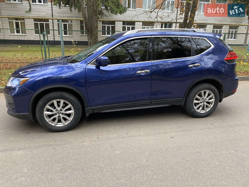 Позашляховик / Кросовер Nissan Rogue 2017 в Сумах
