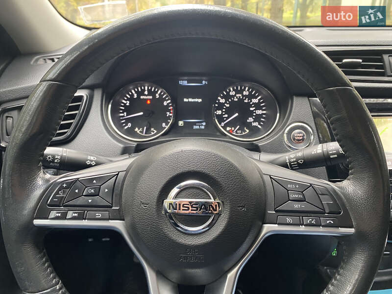 Позашляховик / Кросовер Nissan Rogue 2017 в Сумах