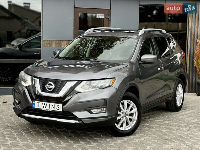 Внедорожник / Кроссовер Nissan Rogue 2017 в 