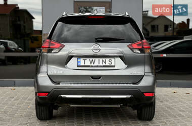 Внедорожник / Кроссовер Nissan Rogue 2017 в 