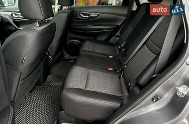 Внедорожник / Кроссовер Nissan Rogue 2017 в 