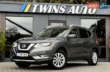 Внедорожник / Кроссовер Nissan Rogue 2017 в 