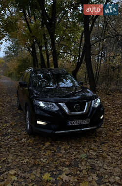 Внедорожник / Кроссовер Nissan Rogue 2018 в 