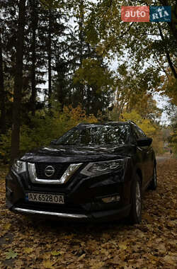 Внедорожник / Кроссовер Nissan Rogue 2018 в 