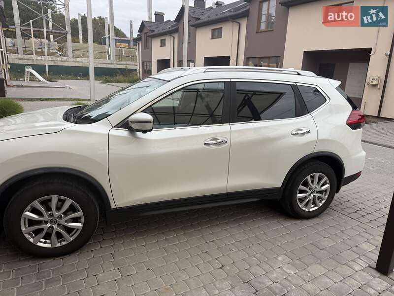 Внедорожник / Кроссовер Nissan Rogue 2017 в Виннице