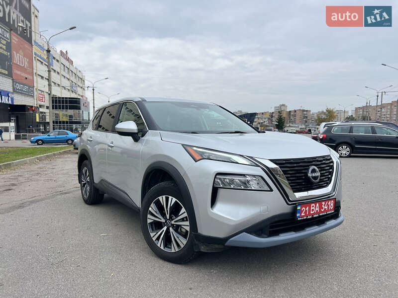 Внедорожник / Кроссовер Nissan Rogue 2023 в 