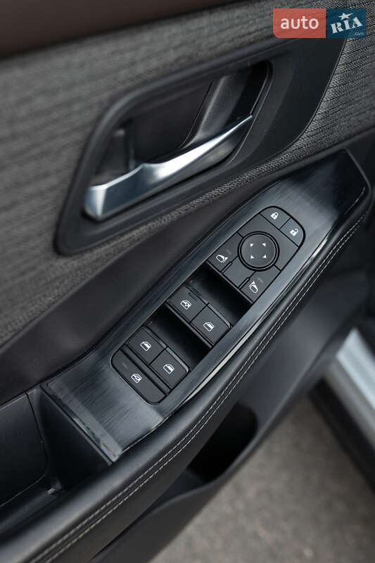 Позашляховик / Кросовер Nissan Rogue 2023 в Дніпрі