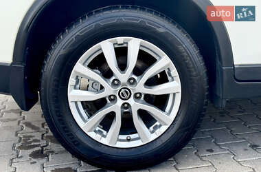 Внедорожник / Кроссовер Nissan Rogue 2017 в 