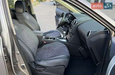Внедорожник / Кроссовер Nissan Rogue 2015 в 