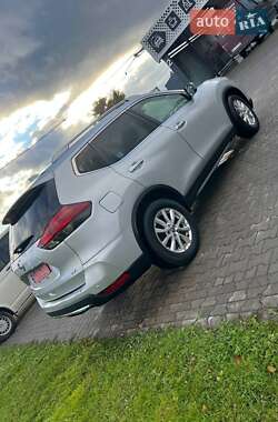 Позашляховик / Кросовер Nissan Rogue 2019 в 