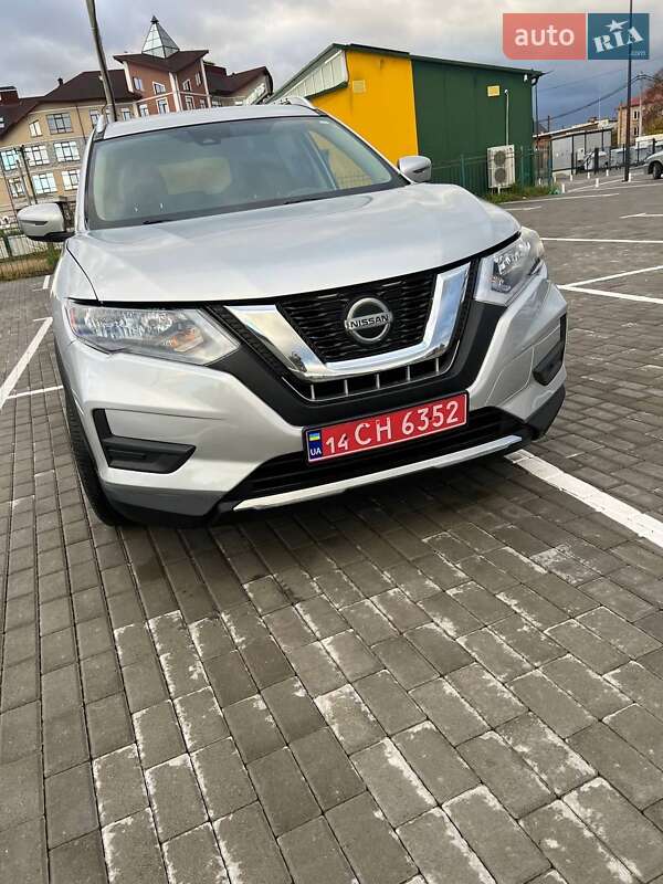 Внедорожник / Кроссовер Nissan Rogue 2019 в Шептицькому
