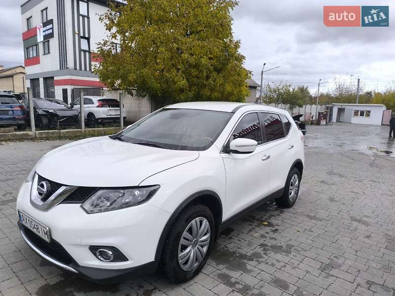 Внедорожник / Кроссовер Nissan Rogue 2015 в Ивано-Франковске