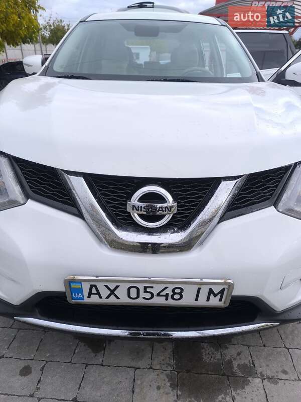 Внедорожник / Кроссовер Nissan Rogue 2015 в Ивано-Франковске