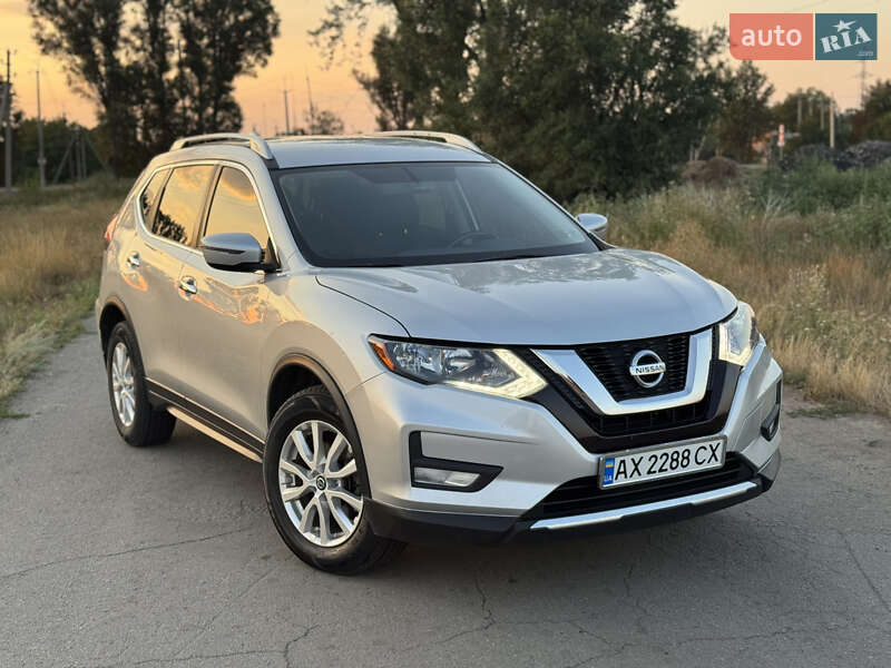 Внедорожник / Кроссовер Nissan Rogue 2016 в Днепре