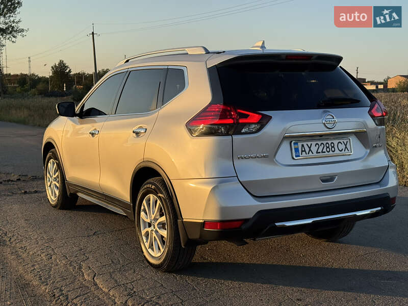 Внедорожник / Кроссовер Nissan Rogue 2016 в Днепре