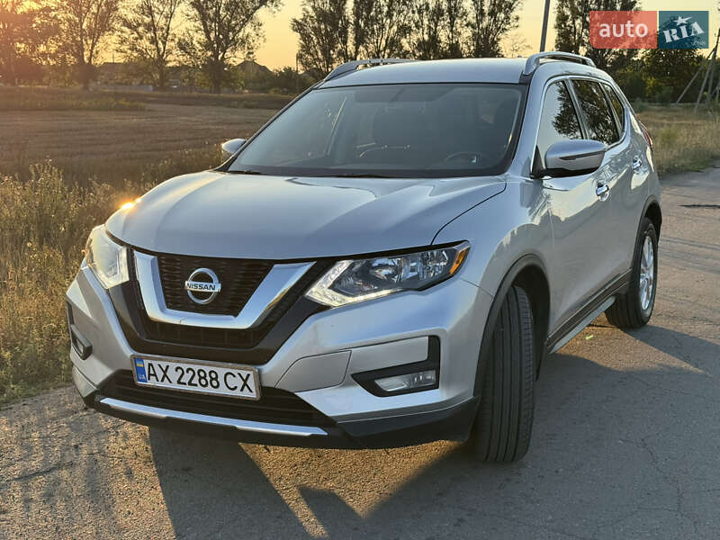 Внедорожник / Кроссовер Nissan Rogue 2016 в Днепре
