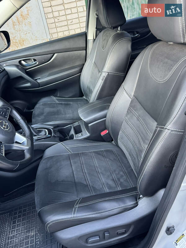 Внедорожник / Кроссовер Nissan Rogue 2016 в Днепре