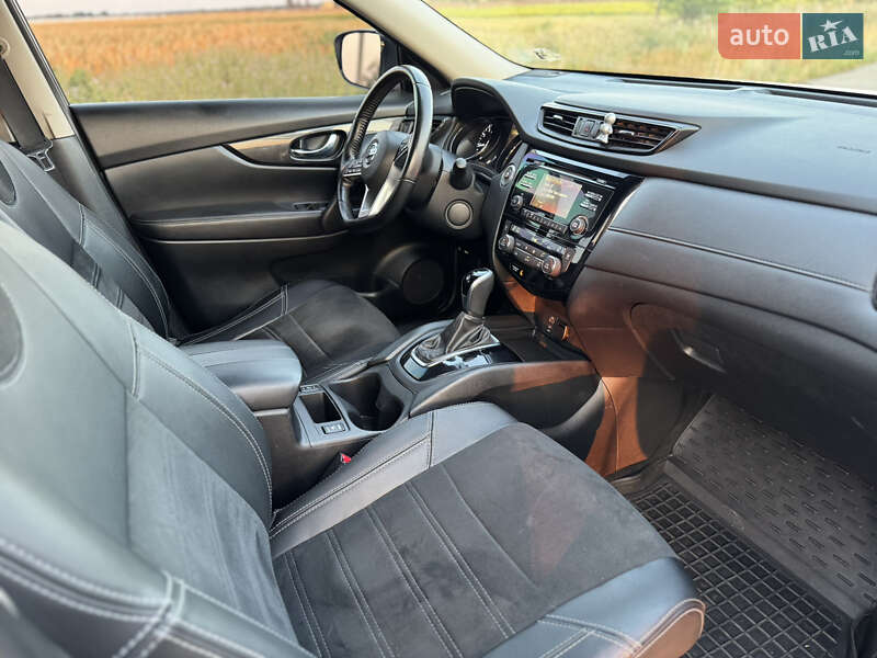 Внедорожник / Кроссовер Nissan Rogue 2016 в Днепре