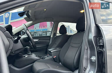 Позашляховик / Кросовер Nissan Rogue 2017 в  фото 16 Позашляховик / Кросовер Nissan Rogue 2017 в