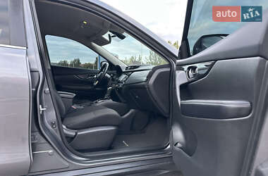Позашляховик / Кросовер Nissan Rogue 2017 в  фото 22 Позашляховик / Кросовер Nissan Rogue 2017 в