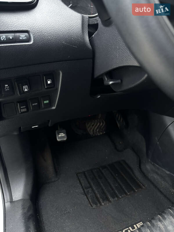 Внедорожник / Кроссовер Nissan Rogue 2018 в Коростене