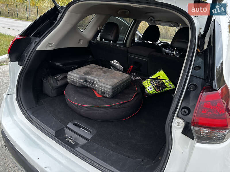 Внедорожник / Кроссовер Nissan Rogue 2018 в Коростене