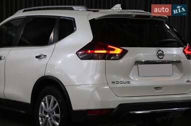 Внедорожник / Кроссовер Nissan Rogue 2017 в 