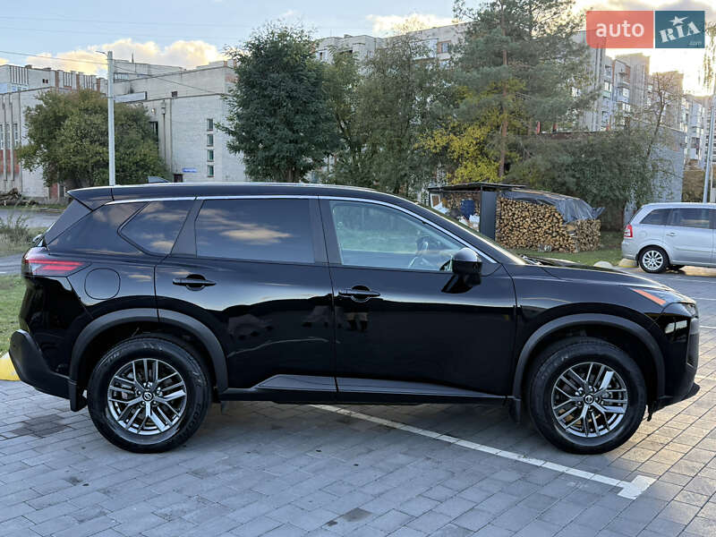 Внедорожник / Кроссовер Nissan Rogue 2021 в Шептицькому